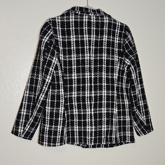 Chic Black and White Plaid Women's Blazer - Picture 3 of 6